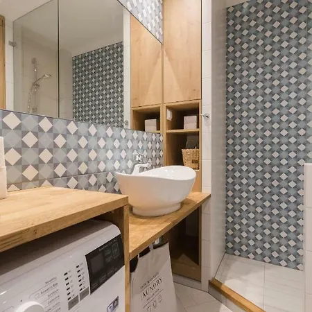 Apartament Downtown 아파트 *